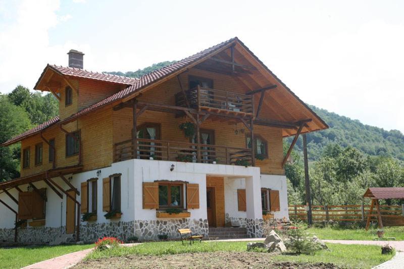 Gasthaus Maria Borlova Buitenkant foto