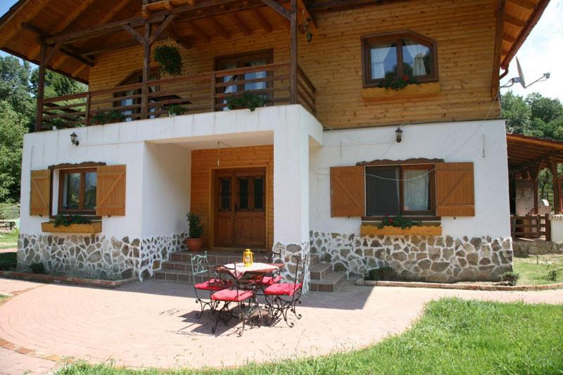 Gasthaus Maria Borlova Buitenkant foto