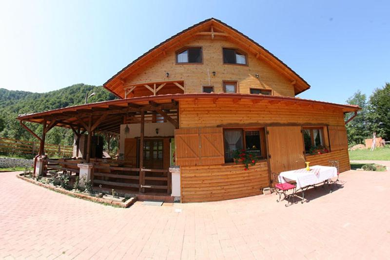 Gasthaus Maria Borlova Buitenkant foto